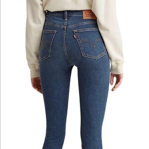 LEVIS Wedgie Skinny Jeans
